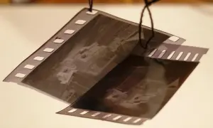Jak wywołać zdjęcia z kliszy w domu i uniknąć najczęstszych błędów