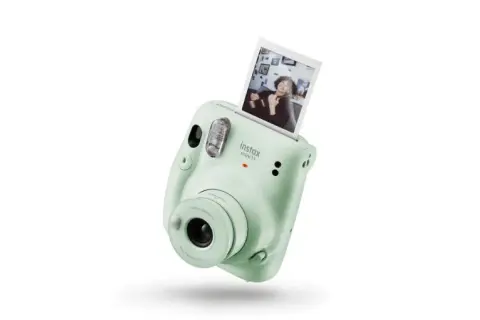 Jak zrobić zdjęcie instaxem mini 11 - proste kroki, które musisz znać