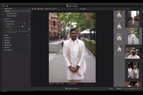 Mężczyzna w białej kurtce i szalu pozuje do zdjęcia. Capture One 23 grupuje obrazy ślubne.