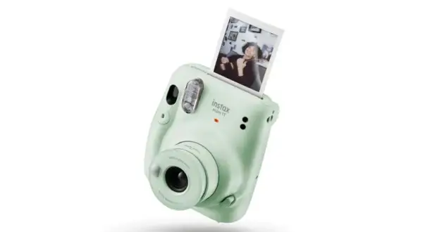 Jak zrobić zdjęcie instaxem mini 11 - proste kroki, które musisz znać