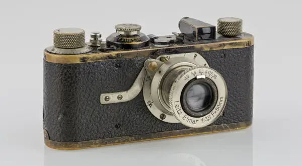 W którym roku wynaleziono aparat fotograficzny? Oto zaskakujące fakty