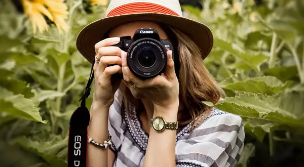 Najlepsze lustrzanki Canon dla początkujących – wybierz mądrze i oszczędzaj