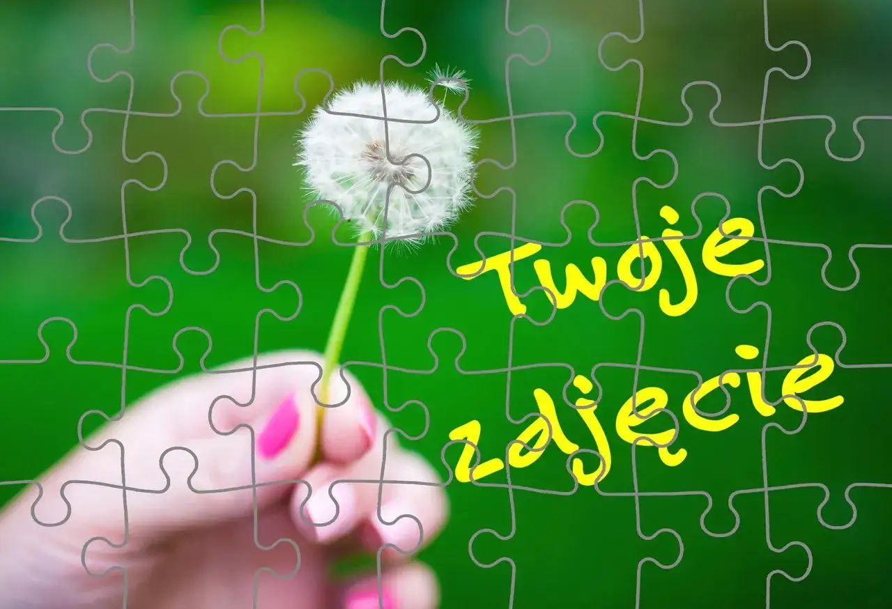 Jak zrobić puzzle ze zdjęcia? Dmuchawiec w dłoni, tekst "Twoje zdjęcie" na zielonym tle.