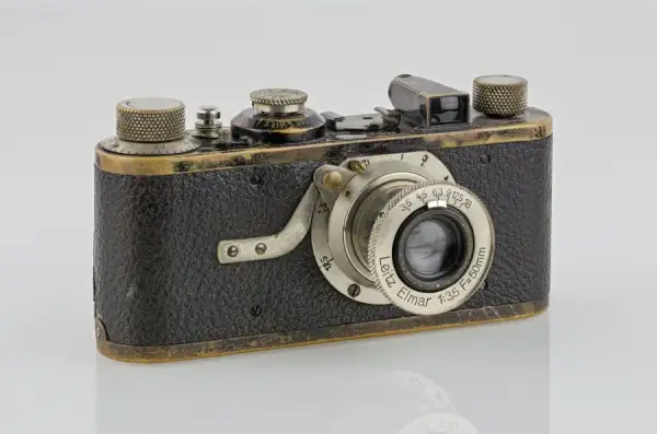 W którym roku wynaleziono aparat fotograficzny? Oto zaskakujące fakty